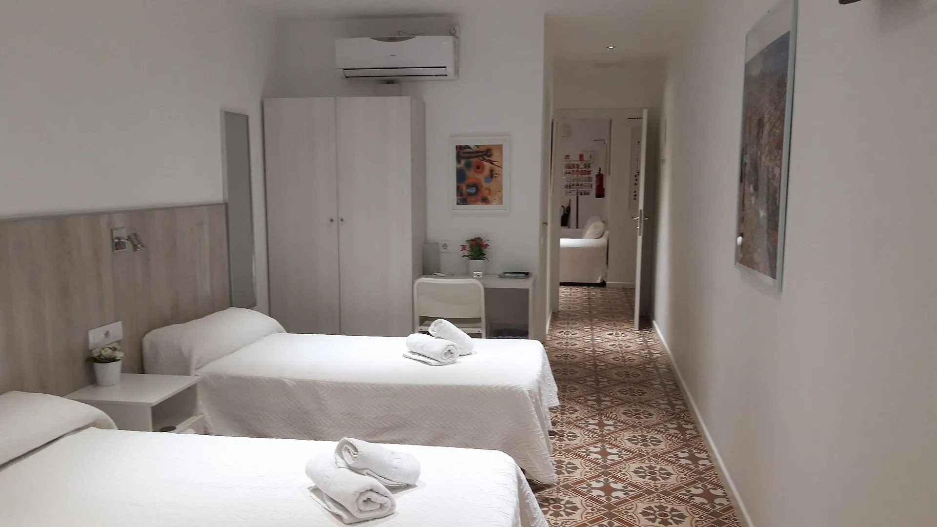 Hostal Nova Barcelona Guest house