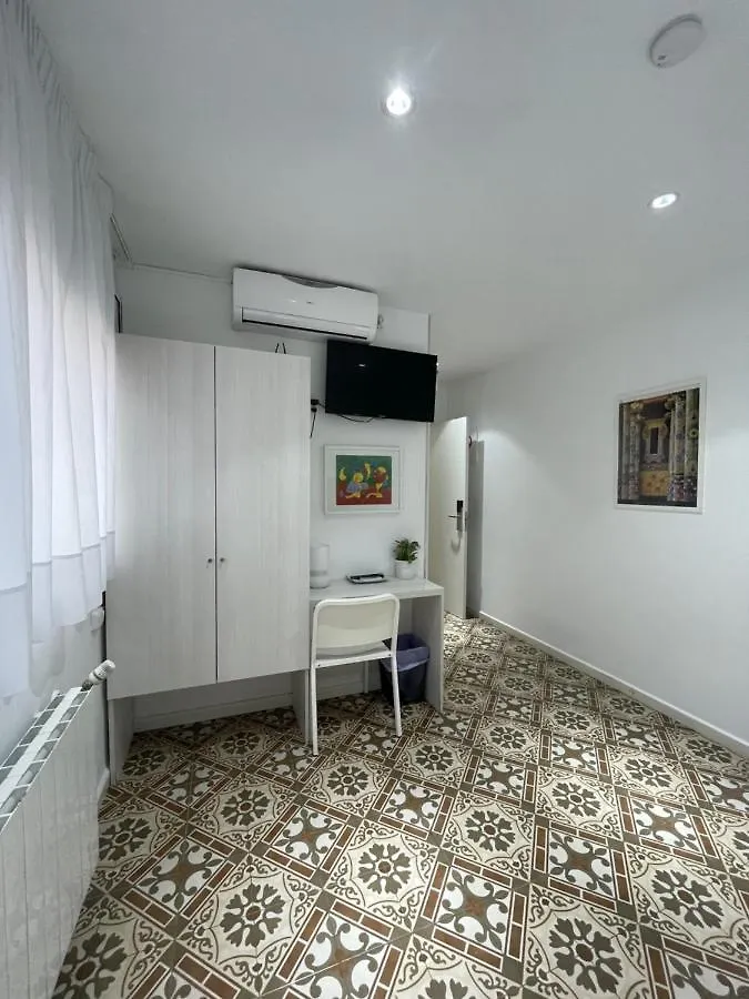 Hostal Nova Barcelona Guest house