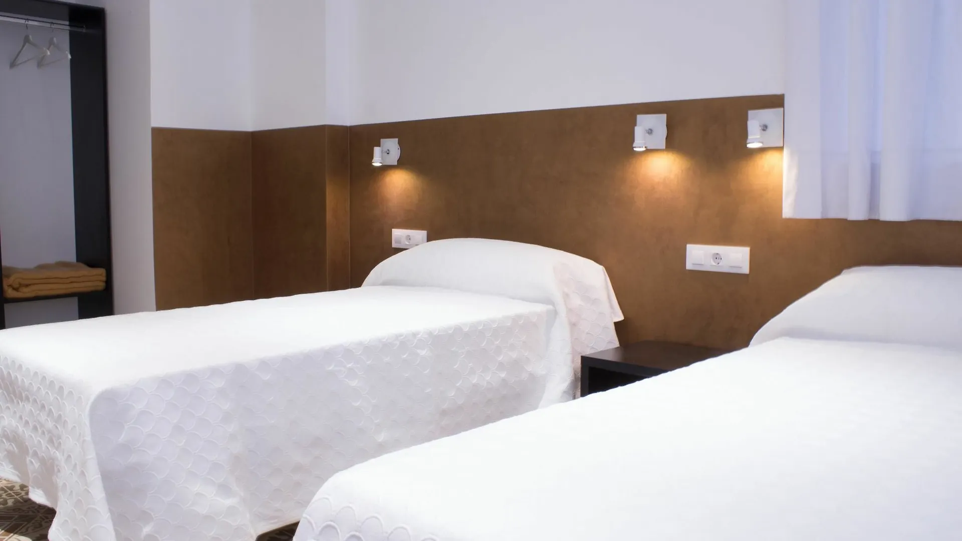 Hostal Nova Barcelona 2*,